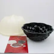 NordicWare Heavy Cast Aluminum Chrysanthemum Bundt Pan & Cake Keeper