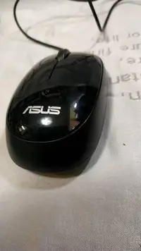 在飛比找Yahoo!奇摩拍賣優惠-質感 耐用 ASUS logitech 羅技滑鼠 M105 