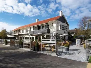 Strandhotel Dennenbos