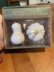 William Sonoma 2012 Harvest Pumpkin Salt & Pepper Shakers White Pumpkin & Gourd