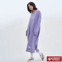 在飛比找momo購物網優惠-【5th STREET】女裝長版笑臉植絨長袖T恤-紫色
