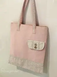 在飛比找Yahoo!奇摩拍賣優惠-日本製 Zakka 粉紅 木扣 拉鍊 手提袋