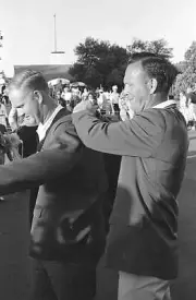 Golf The Masters Jack Nicklaus victorious putting on green blazer - Old Photo 2