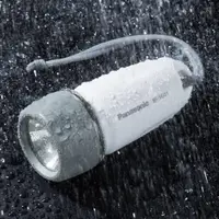 在飛比找樂天市場購物網優惠-日本進口~Panasonic 大雨中可使用 LED 防水手電