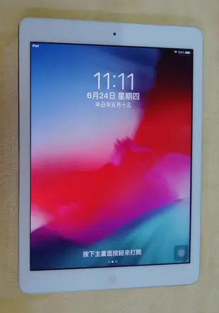Apple iPad Air二手 外觀九成五新9.7吋螢幕 WiFi上網 32GB 銀色 平板電腦台灣公司貨使用功能正常已過原廠保固期