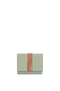 在飛比找樂天市場購物網優惠-LOEWE短夾 Trifold wallet in soft