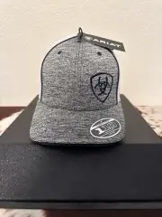 Ariat Mens Logo Adjustable Snapback Cap Hat / Gray/White