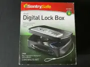 P008EML Master Lock 0.08-cu ft Electronic/Keypad Portable Security Safe