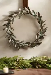 Anthropologie Terrain Mistletoe Iron Wreath With Berries Sprigs Christmas 15”