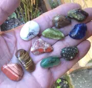 10 x ASSORTED TUMBLE STONES JASPER SODALITE EPIDOTE etc 20mm - 23mm - ID CARD