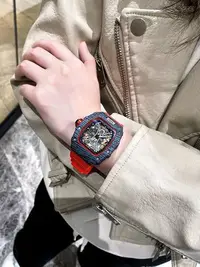 在飛比找Yahoo!奇摩拍賣優惠-蟲洞概念手錶鏤空名牌正品男錶酒桶形男款機械錶男錶男士品牌腕錶