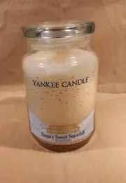 YANKEE CANDLE 22 oz 'Sugary Sweet Snowfall' Jar Candle - Lmted Edition - Retired