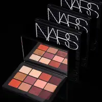 在飛比找蝦皮購物優惠-🍋現貨 NARS 黑潮狂熱12色眼彩盤 眼影盤