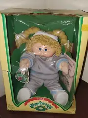 MILLY COURTNEY Cabbage Patch Kid, 1984 Blue Eyes, Vintage NIB
