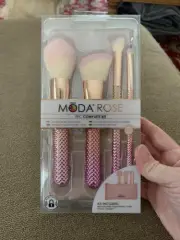 Moda Rose 5 Piece Complete Kit - Powder, Shader, Smudged, Pouch (AH)