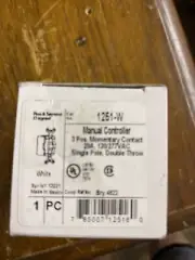 P&S 1251-W Manual controller 3 position Single pole Double throw white 20 Amp