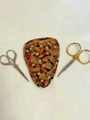 Autumn leaves & acorns quilted embroidery / needlework scissor holder