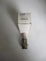 NEW IN BOX Eaton E57-30LE22-BB Proximity Sensor T28101 FREE SHIPPING