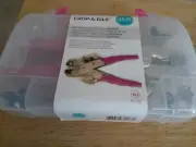 We R Memory Keepers 70908 Crop-A-Dile Punch Kit-Red