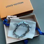 二手現貨 LV 路易威登 MONOGRAM 銀色金屬 銘刻圖案 手鍊 手環 情侶款 M64223