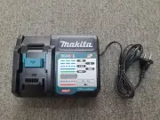 Makita DC40RC Charger 40V Max Charger Indicator Cooling Fan Wall Mounting *220V