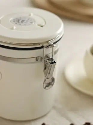 雅魁單向排氣不鏽鋼密封罐儲豆罐1218L米黑銀啞光罐家用咖啡豆密封罐 (6.4折)