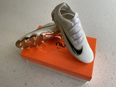 US9 Nike Phantom GX Elite FG - United Golden Pack - 139/164 pairs WW - ⚽