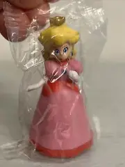 PRINCESS PEACH SUPER MARIO BROS 2.4” ACTION FIGURE TOY (BRAND NEW)