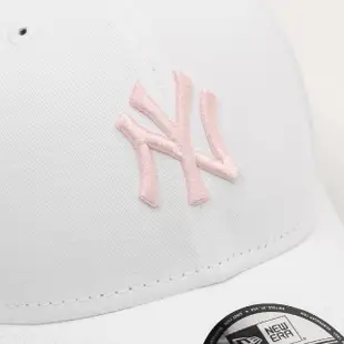 【NEW ERA】棒球帽 MLB 白 粉 940帽型 NY 可調式頭圍 紐約洋基 帽子 老帽(NE13956974)