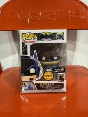 Funko Pop Batman Gamer Chase 294 Game Stop Exclusive
