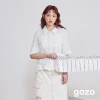 在飛比找momo購物網優惠-【gozo】立體皺皺織紋口袋襯衫(兩色)