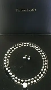 Franklin Mint Shakira Caine Black Pearlescent Pearl Necklace Pave Earrings Set