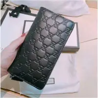 在飛比找Yahoo!奇摩拍賣優惠-【二手正品】 GUCCI 壓紋滿版雙G皮革 長夾 30798