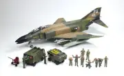 (PreOrder) Ground Crews & Support Vehicles Set for airfield 1:48 Pro Built Model