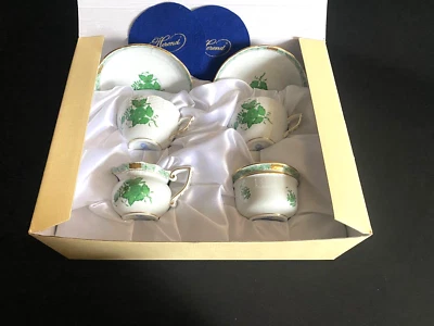 HEREND PORCELAIN HANDPAINTED GREEN CHINESE BOUQUET TEA SET FOR 2 PERSON (AV)