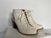 WITTNER “Young Natural Goat” White Lace Up Leather Heels Size 41 NEW IN BOX