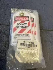 Pack of 25 HEAVY DUTY Brady Laminated Danger Do Not Operate LOCKOUT-SEALED BAG!!