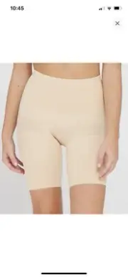 ASSETS by SPANX Women's Size Sm Remarkable Results High-Waisted Shaping Shorts