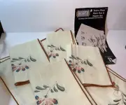 8-Pc Set Vintage LINEN Placemats Napkins Hand Embroidered Blue & Pink Motif Note