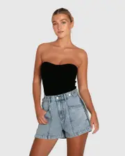 [Belle & Bloom] Bring The Heat Denim Shorts - Stonewash XS
