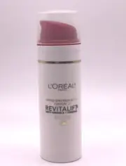 Loreal Paris Broad Spectrum SPF 30 Sunscreen Revitalift Anti-Wrinkle / 1.7 oz