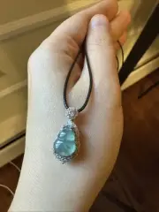 Untreated Grade A jadeite Jade 純天然翡翠A貨 老坑冰種藍水極小葫蘆
