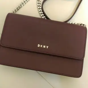 DKNY斜背包包包包