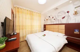 長沙花開半夏主題公寓酒店Huakai Banxia Theme Apartment Hotel