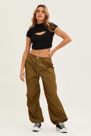 Green Cargo Pants Low Rise - Size 8, Women's Work Pant