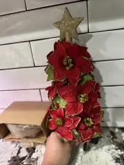 NEW AVON POINSETTIA CHRISTMAS TREE WITH LIGHTS 2007 14" TABLE TOP DECORATION