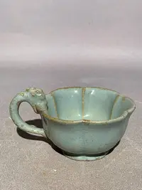 在飛比找Yahoo!奇摩拍賣優惠-古董古玩 老窯瓷 宋代汝窯瓷器花口杯 ！
