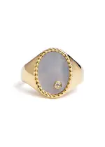 Yvonne Leon Chevaliere Ovale Nacre 9kt Gold Signet Ring - Pearl - 47 47