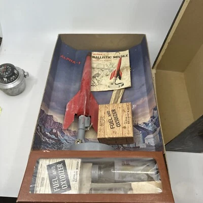 Vintage Scientific Alpha 1 Ballistic Missile Launcher Model Rocket Set Kit # 105