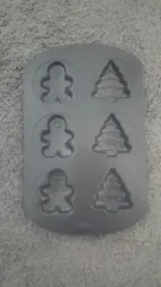 Wilton Gingerbread Man Christmas Tree Cookie Non-stick Pan